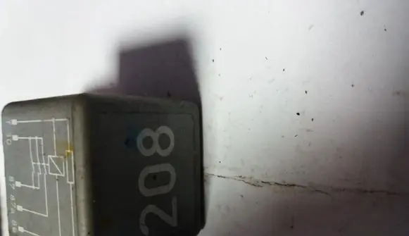 Audi A6 S6 C5 4B Other relay 8A0951253B