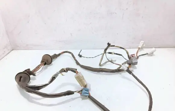 Toyota Corolla E120 E130 Front door wiring loom 8215102730