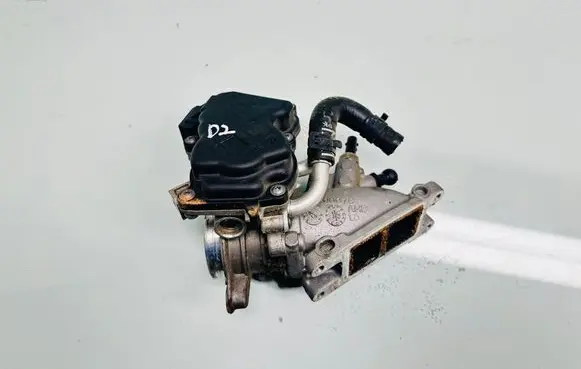 Volkswagen PASSAT B8 Throttle valve 04L128059AA