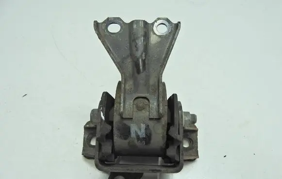 Mitsubishi ASX Engine mounting bracket