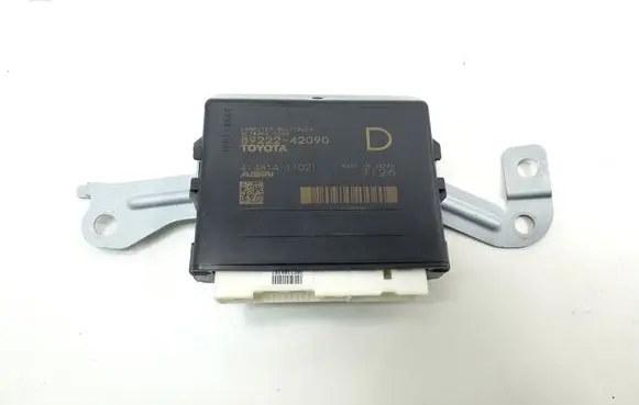 Toyota RAV 4 (XA40) Door control unit/module 8922242090