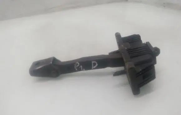 Toyota Avensis T250 Front door check strap stopper