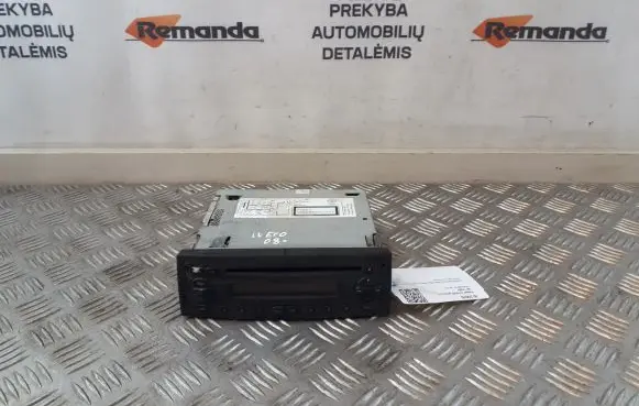 Iveco Daily 35 - 40.10 Radio/CD/DVD/GPS head unit 7607005081