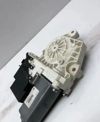 Volkswagen PASSAT B6 Rear door window regulator motor 1K0959704F 981244104 974228111