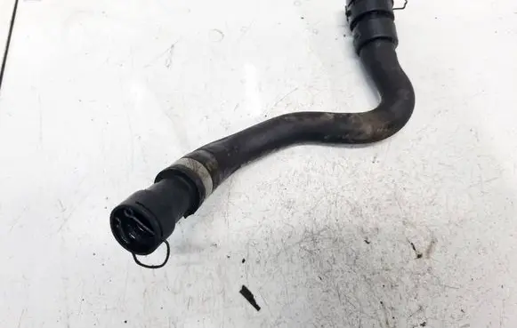 Engine coolant pipe/hose