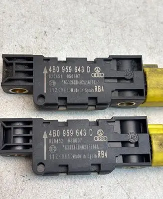 Audi A3 S3 8P Airbag deployment crash/impact sensor 4B0959643D