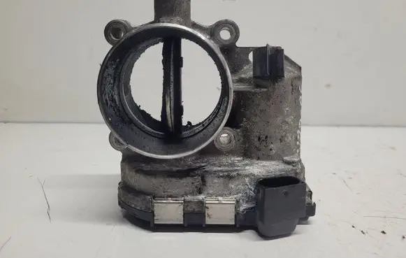 Volvo V70 Throttle valve 8692720 68422 0281002701