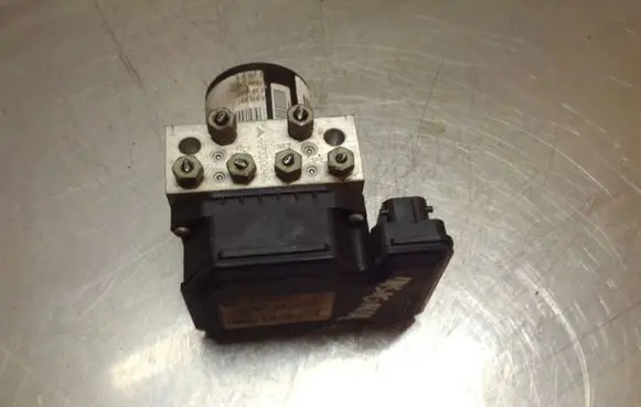 Opel Insignia A ABS Pump 13316697