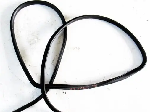 Nissan X-Trail T32 Rubber seal rear door window/glass 