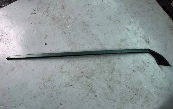 Hyundai Ioniq 5 Front door glass trim molding 