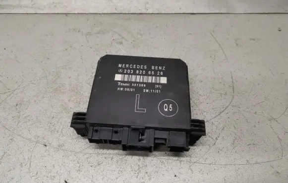Mercedes-Benz C W203 Door control unit/module 2038206526