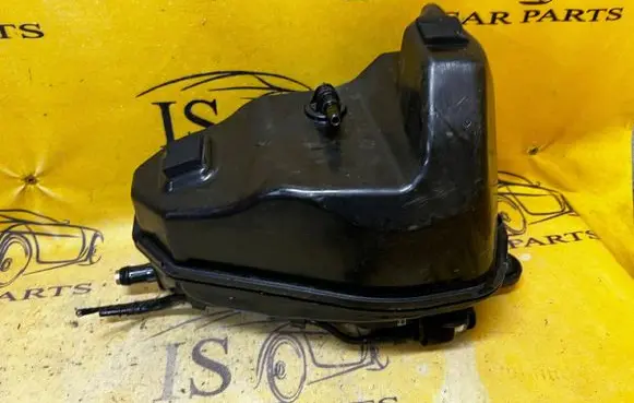 BMW 5 G30 G31 G38 AdBlue liquid reservoir 7381415 16197381415