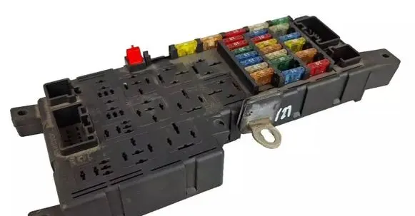 Volvo S60 Fuse module 8637841