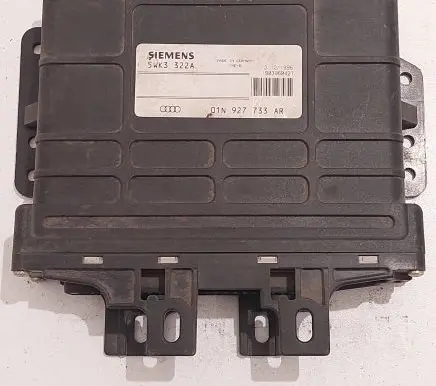 Audi A4 S4 B5 8D Gearbox control unit/module 01N927733AR 5WK3322A