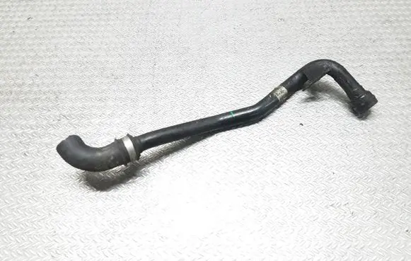 Volkswagen PASSAT B5.5 Engine coolant pipe/hose 058133607D