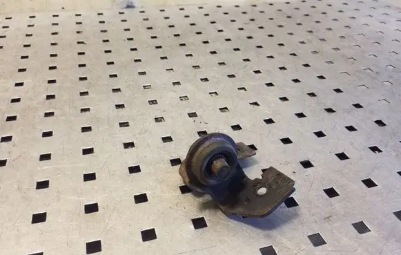 Subaru Legacy Radiator mount bracket