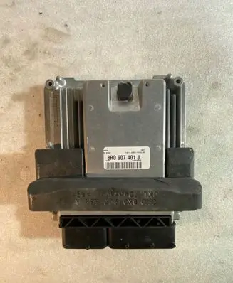 Audi A5 8T 8F Engine control unit/module 8R0907401J 41502068