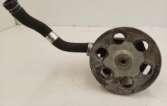 Maserati Quattroporte Power steering pump 7611332155