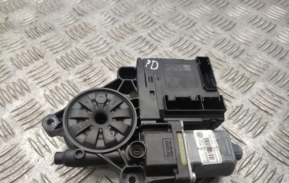 Volkswagen PASSAT B7 Front door window regulator motor 3C0959792C