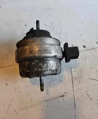 Audi A6 S6 C5 4B Engine mount bracket 4B0199379E