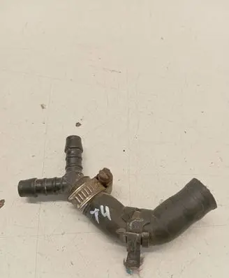 Volkswagen Transporter - Caravelle T4 Engine coolant pipe/hose 04121060