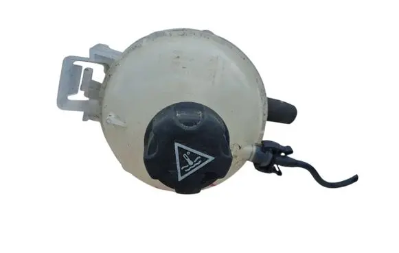 Peugeot 3008 II Coolant expansion tank/reservoir 9678514680 9678125980 9678125880