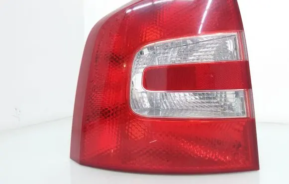 Skoda Octavia Mk2 (1Z) Rear/tail lights 1Z9945095B 1Z9945095