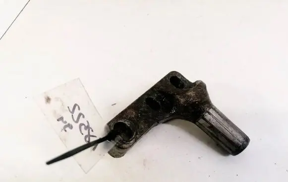 Skoda Octavia Mk2 (1Z) Engine mounting bracket