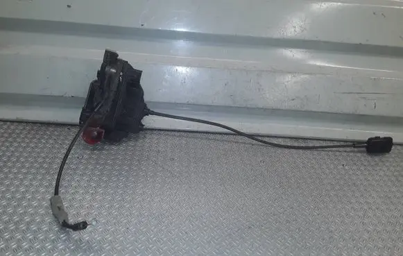Renault Clio III Front door lock 