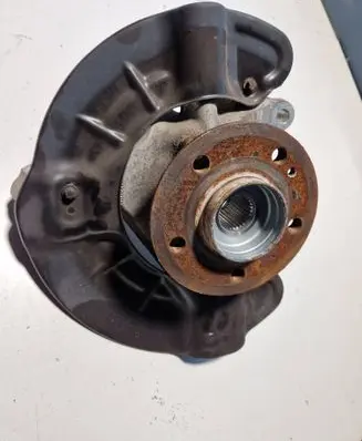 Mercedes-Benz CLA C118 X118 Front wheel hub A2473320200