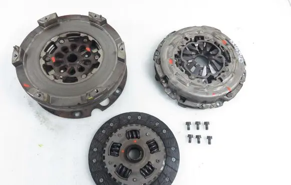 Audi A5 8T 8F Dual mass flywheel 323078510 123055810 415034610