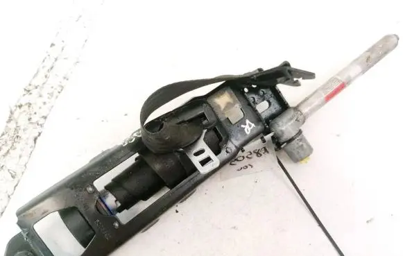 Volvo S40 Front seatbelt 8639692