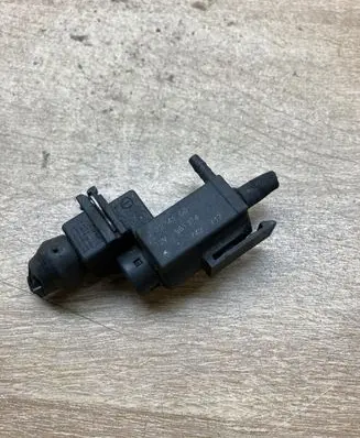 BMW 3 E90 E91 Vacuum valve 1742712 72234100