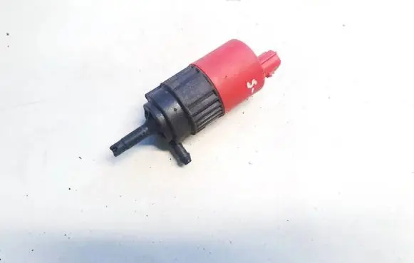 Volvo S40, V40 Windscreen/windshield washer pump