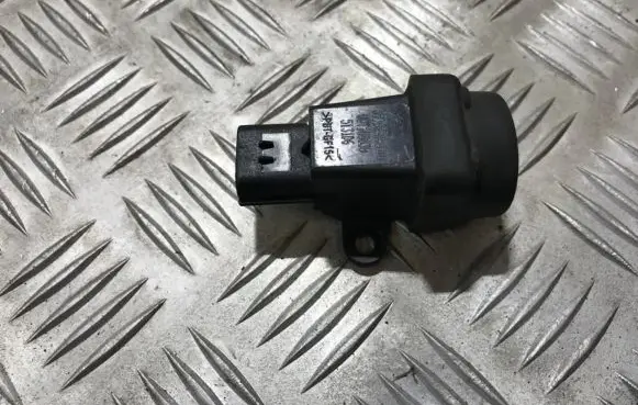 Rover 25 Fuel cut-off switch wqt100030