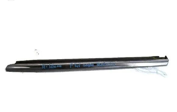 Mercedes-Benz R W251 Rear side glass trim 2516905180