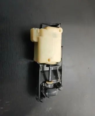 Volvo XC90 Central locking motor 30716837