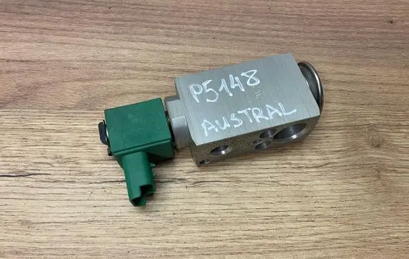 Renault Austral Air conditioning (A/C) expansion valve 922017057R