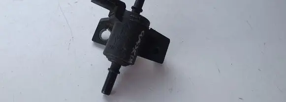 Nissan Qashqai+2 Vacuum valve 