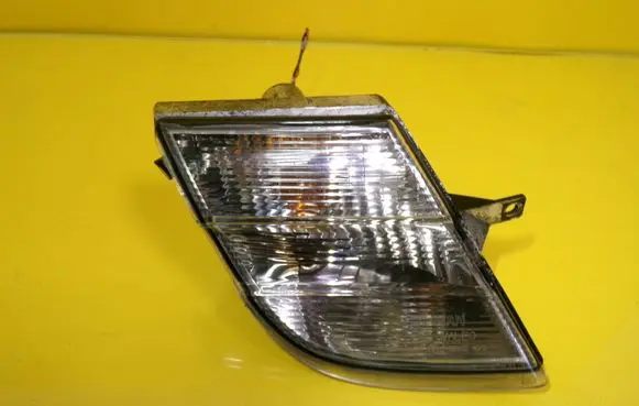 Nissan Micra Front indicator light 89036989