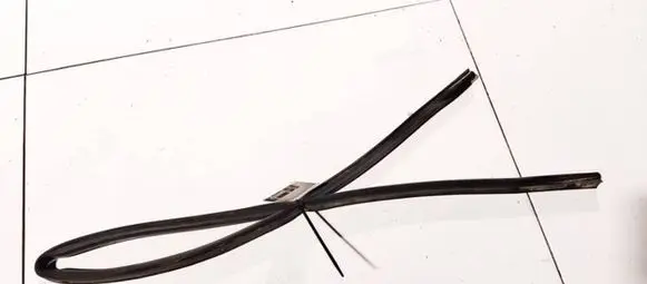 Mazda 2 Rubber seal front coupe door 