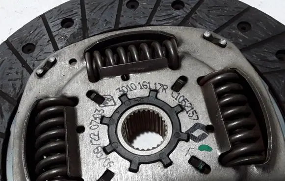 Dacia Sandero III Clutch pressure plate 301016117R