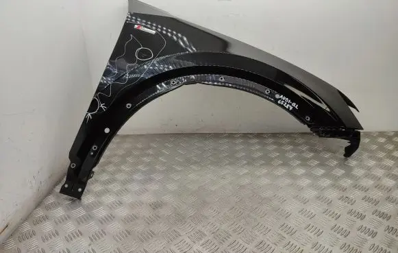 Audi Q2 - Fender 81A821470 81A807184