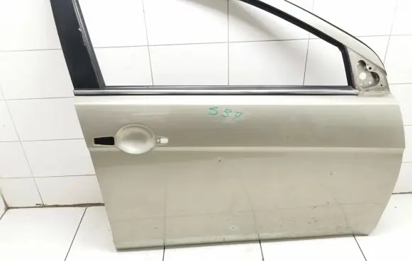 Mitsubishi Lancer VIII Front door