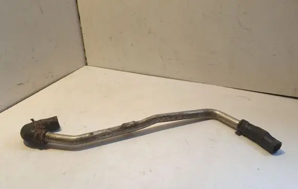 Volkswagen Touareg I Engine coolant pipe/hose