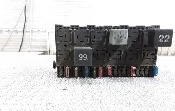 Volkswagen Transporter - Caravelle T4 Fuse module 357937039