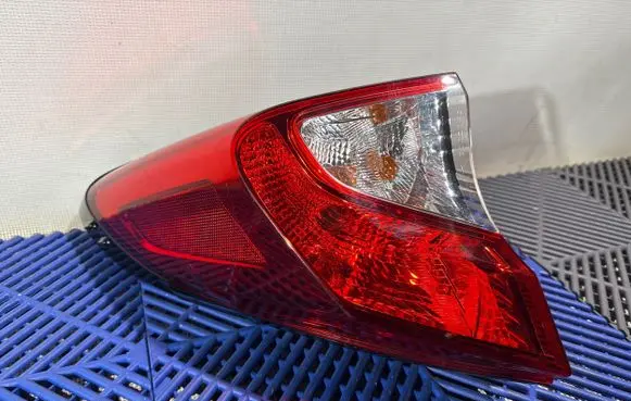 Toyota C-HR I Rear/tail lights 81560F4010 16435F 24042019
