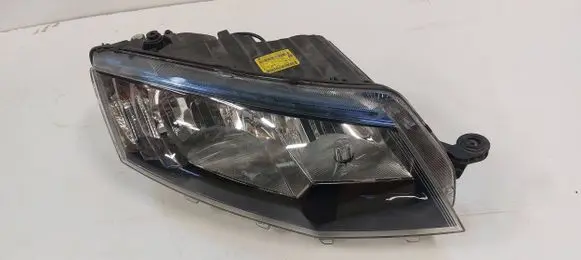 Skoda Octavia Mk3 (5E) Headlight/headlamp 030127220200 5E1941016