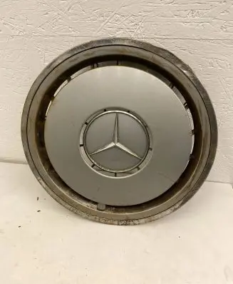 Mercedes-Benz E W124 R15 wheel hub/cap/trim 1244010924