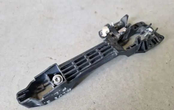 Toyota Hilux (AN10, AN20, AN30) Front door exterior handle/bracket 